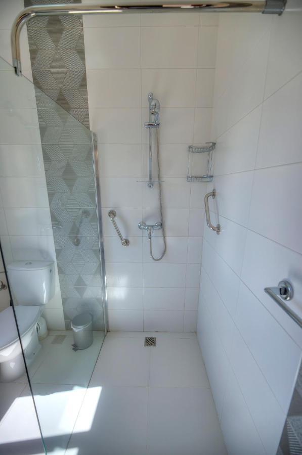 Beautifully Furnished Seafront 4 Bedrooms Goslm-4 Sliema Exteriér fotografie