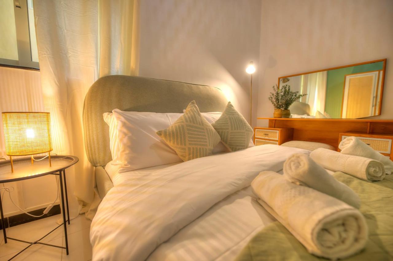 Beautifully Furnished Seafront 4 Bedrooms Goslm-4 Sliema Exteriér fotografie