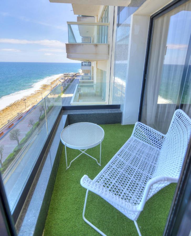 Beautifully Furnished Seafront 4 Bedrooms Goslm-4 Sliema Exteriér fotografie